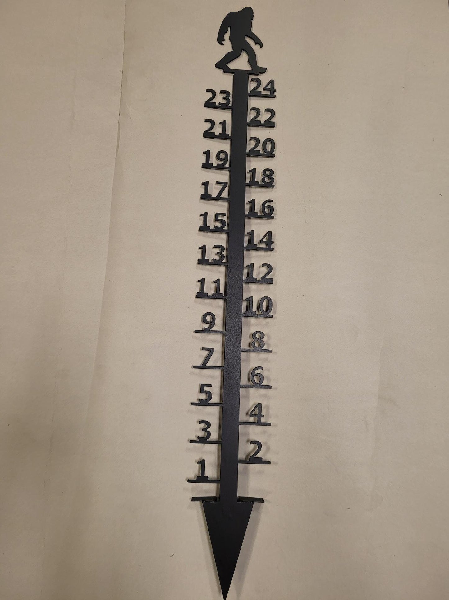 Bigfoot Snow Measuring Gauge: Powder Coated Steel, 24-36 Inch
