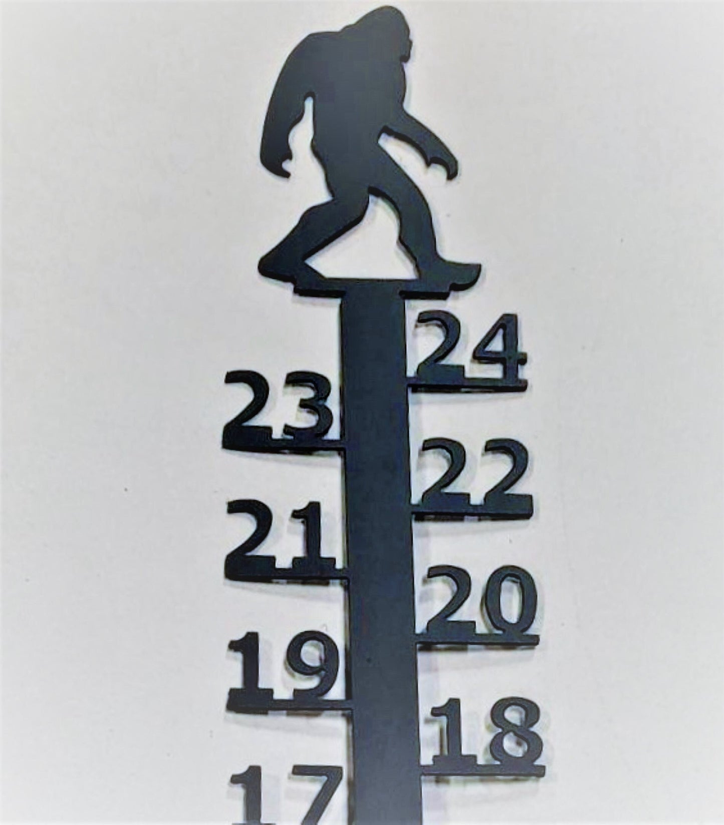 Bigfoot Snow Measuring Gauge: Powder Coated Steel, 24-36 Inch