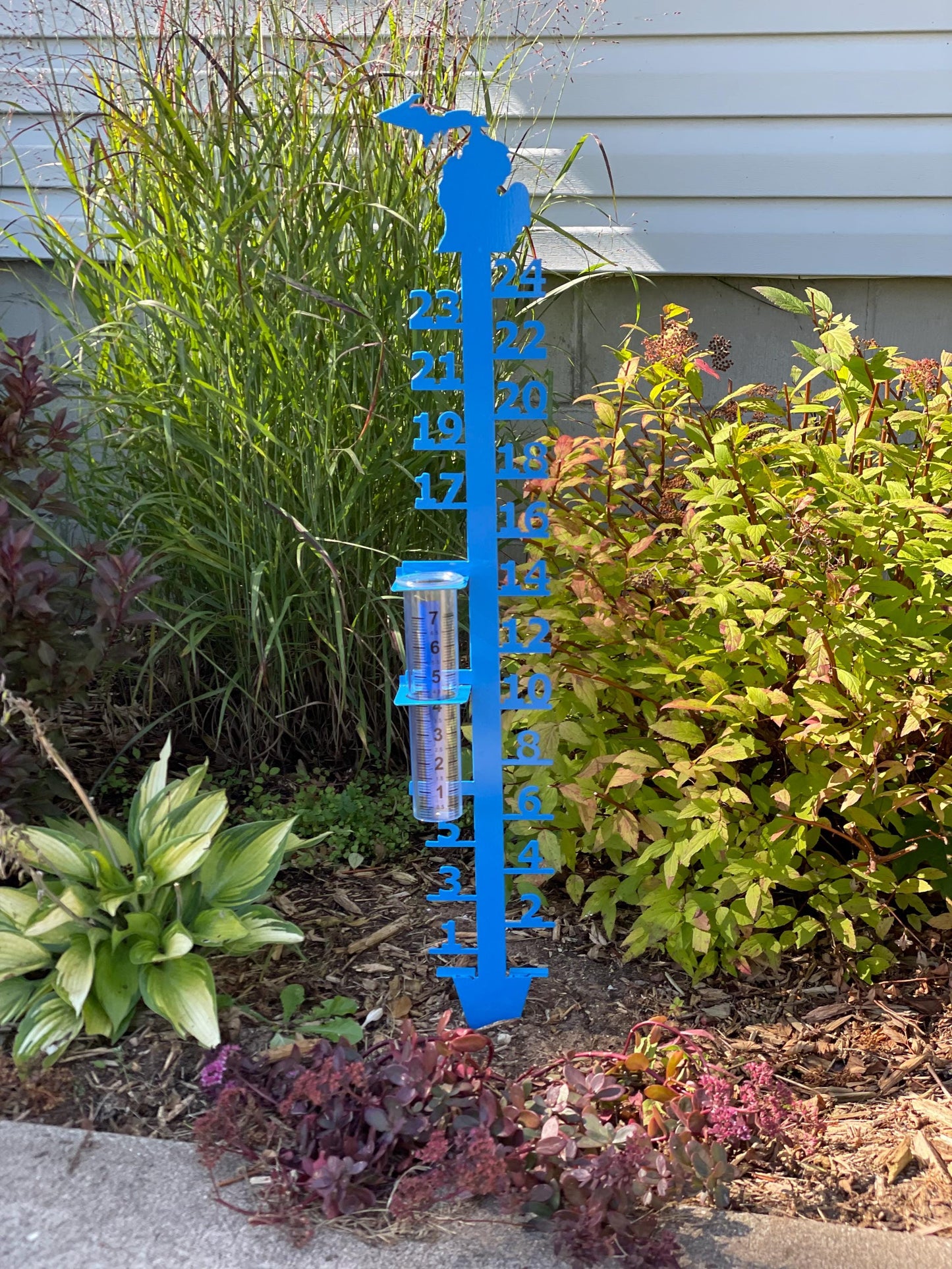 State Snow & Rain Gauge - Measures 24" of Snow and 7" of Rain - Metal Measuring Stick
