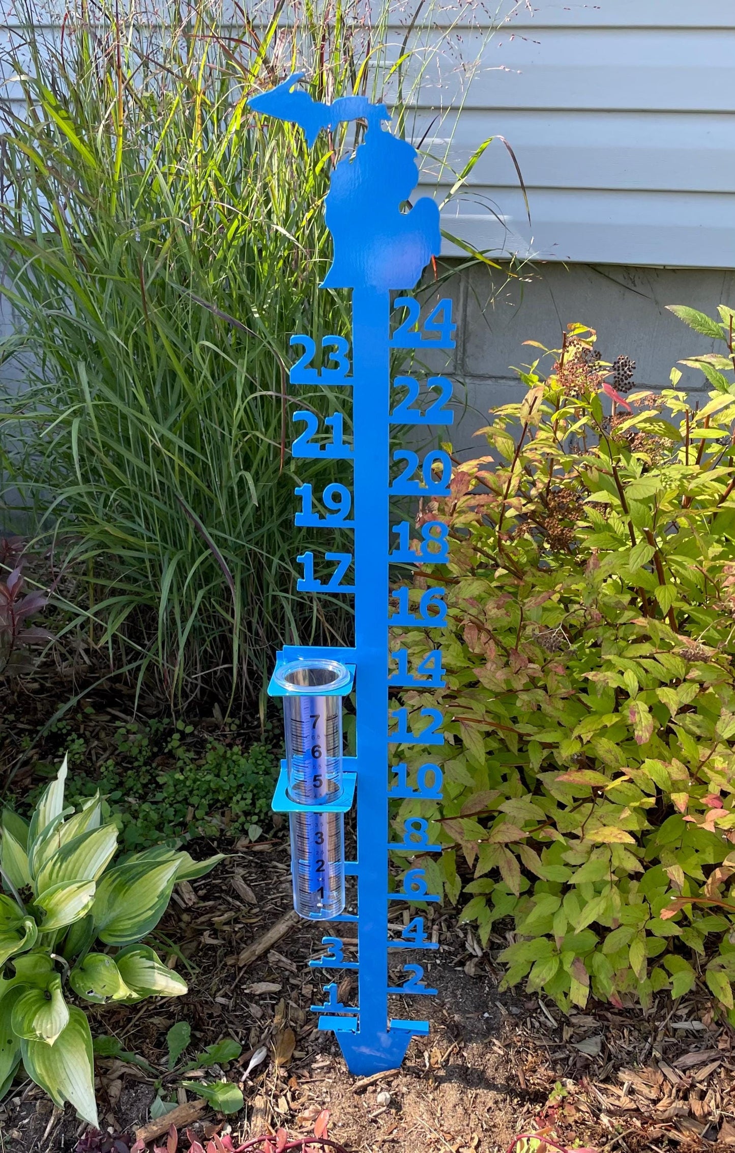 State Snow & Rain Gauge - Measures 24" of Snow and 7" of Rain - Metal Measuring Stick