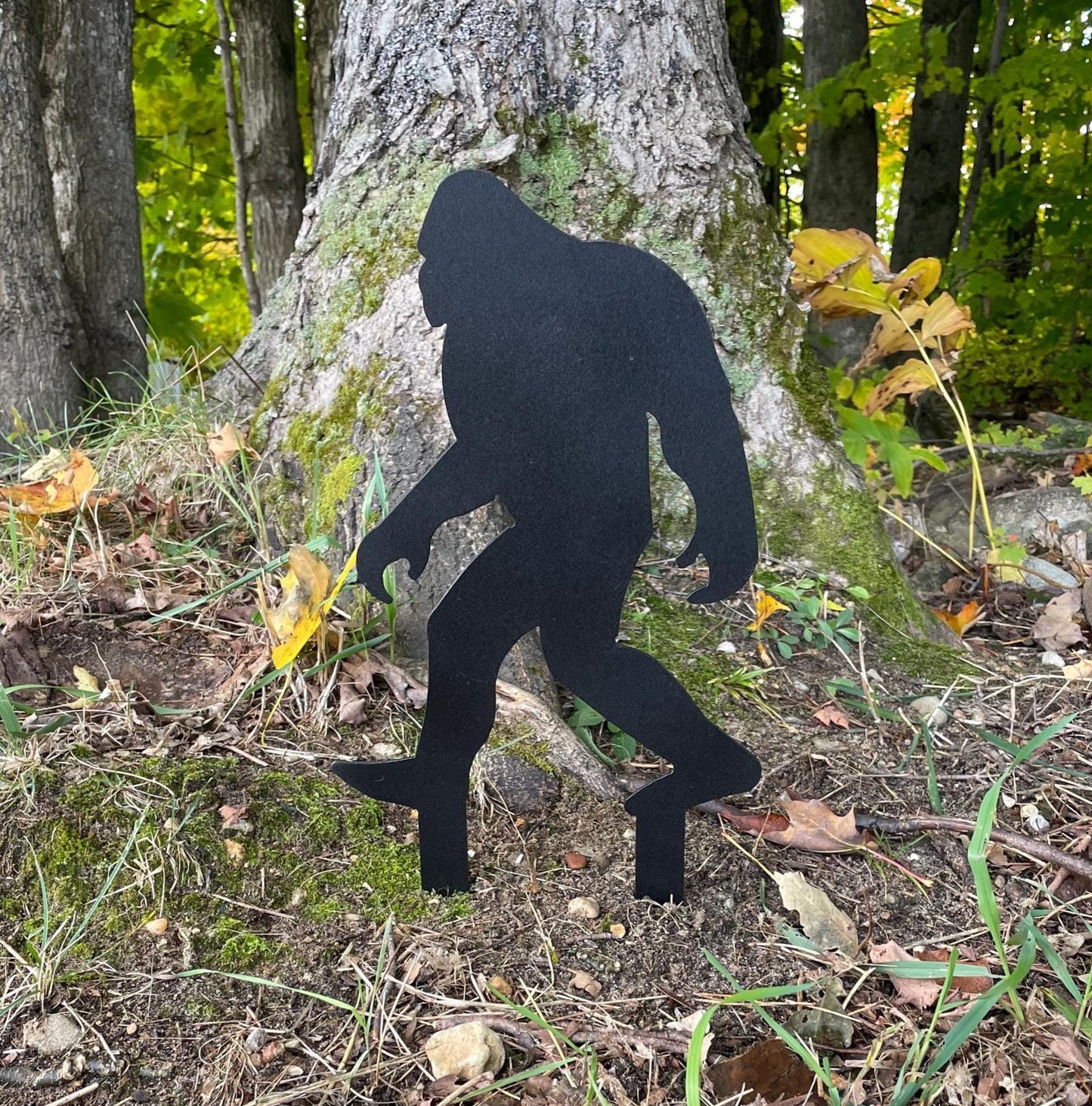 Metal Bigfoot Lawn Ornament: Sasquatch Yard Sign with Stakes
